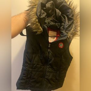Women’s Medium Aéropostale Winter Puffer Vest with Detachable Zipper Hood!
